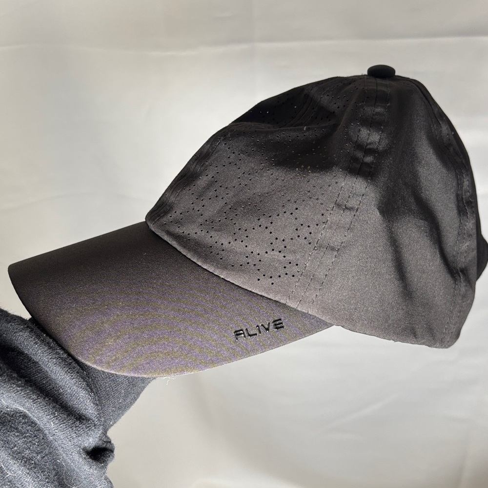 Alive Hat Women One Size Perforated Geo Logo Run Gym Black
